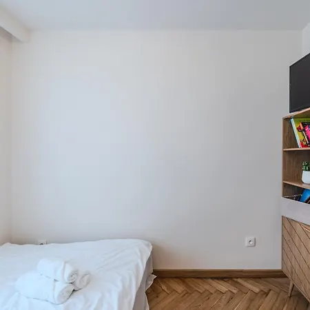 Daire Deluxe Corner Jagiellonska By Bookinghost *